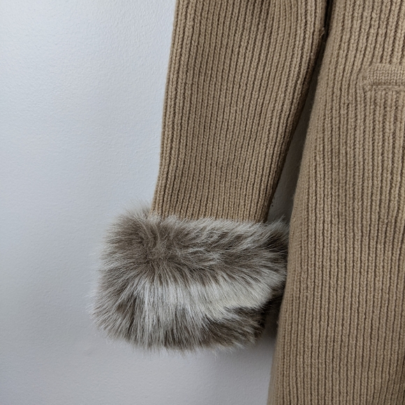 Urchin Vintage Ribbed Lambswool Faux Fur Cardigan - Picture 6 of 8